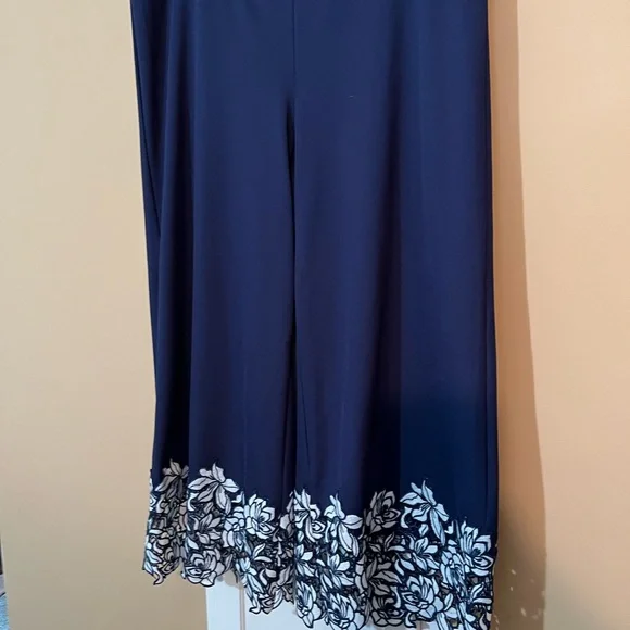 Isaac Mizrahi Live! Pebble Knit Culottes - Picture 4 of 7